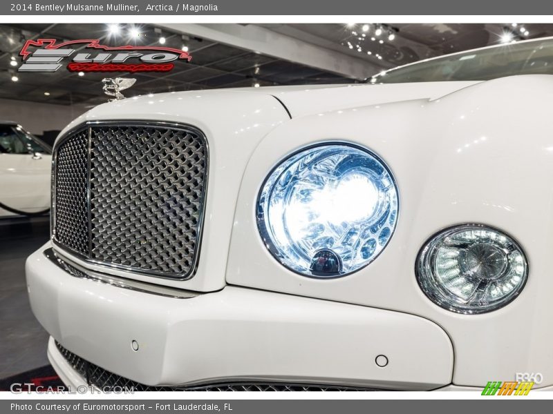 Arctica / Magnolia 2014 Bentley Mulsanne Mulliner