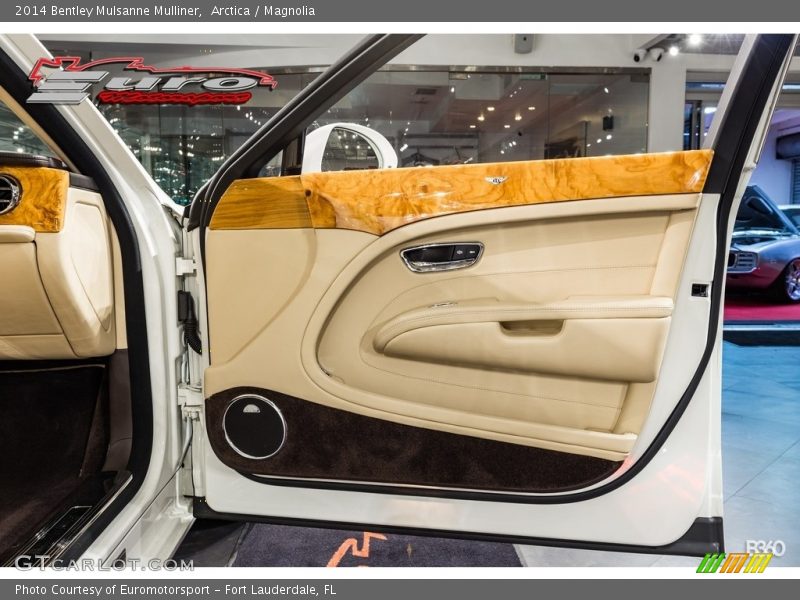 Arctica / Magnolia 2014 Bentley Mulsanne Mulliner