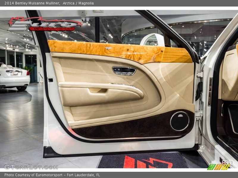 Arctica / Magnolia 2014 Bentley Mulsanne Mulliner