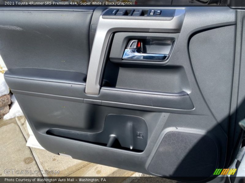 Super White / Black/Graphite 2021 Toyota 4Runner SR5 Premium 4x4