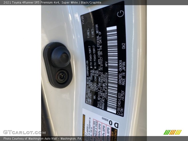 Super White / Black/Graphite 2021 Toyota 4Runner SR5 Premium 4x4