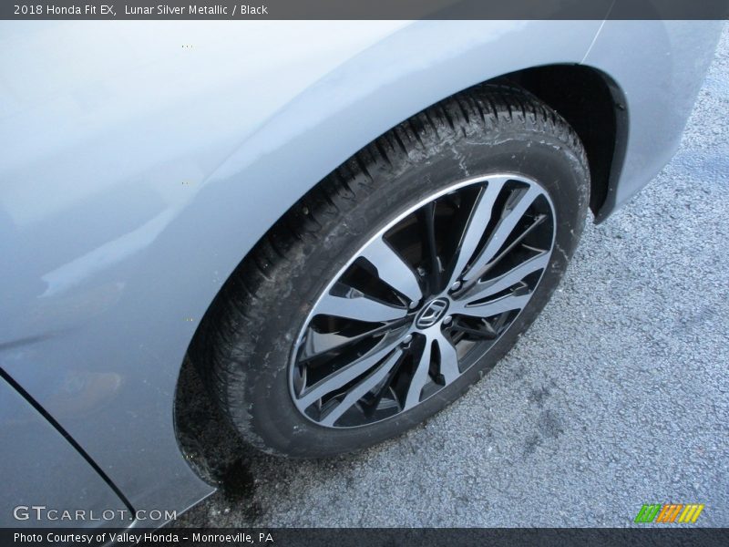 Lunar Silver Metallic / Black 2018 Honda Fit EX