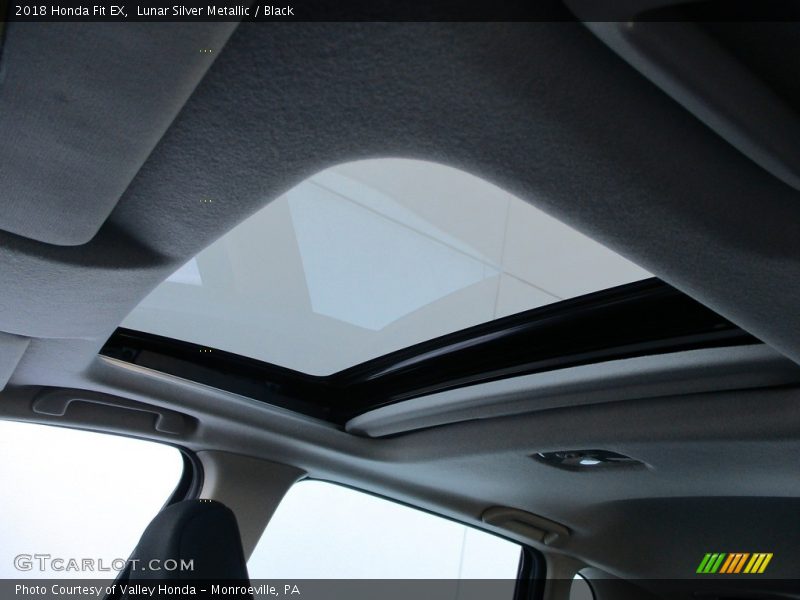 Lunar Silver Metallic / Black 2018 Honda Fit EX