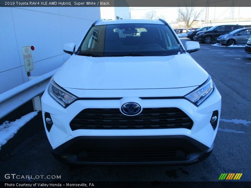 Super White / Black 2019 Toyota RAV4 XLE AWD Hybrid