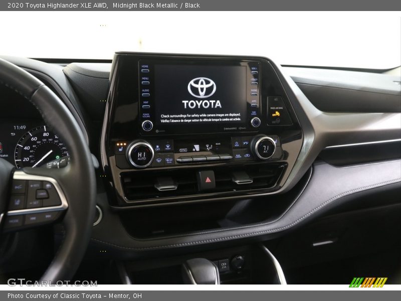 Midnight Black Metallic / Black 2020 Toyota Highlander XLE AWD