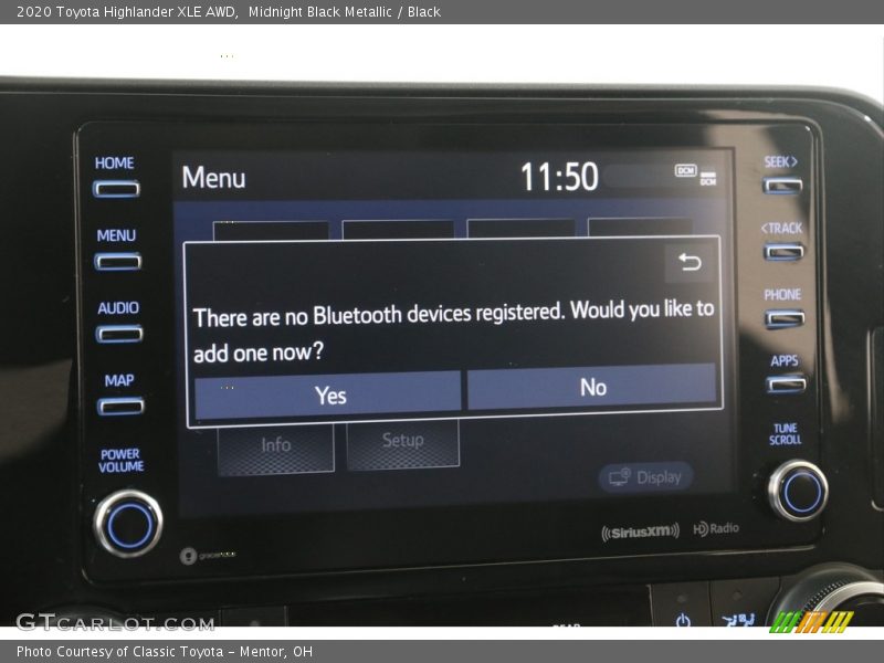 Midnight Black Metallic / Black 2020 Toyota Highlander XLE AWD