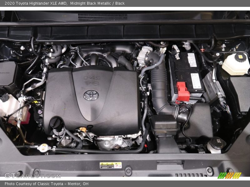 Midnight Black Metallic / Black 2020 Toyota Highlander XLE AWD