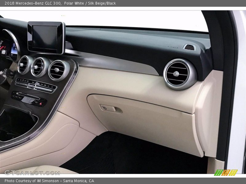 Polar White / Silk Beige/Black 2018 Mercedes-Benz GLC 300