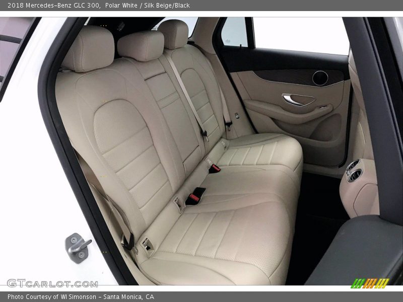 Polar White / Silk Beige/Black 2018 Mercedes-Benz GLC 300