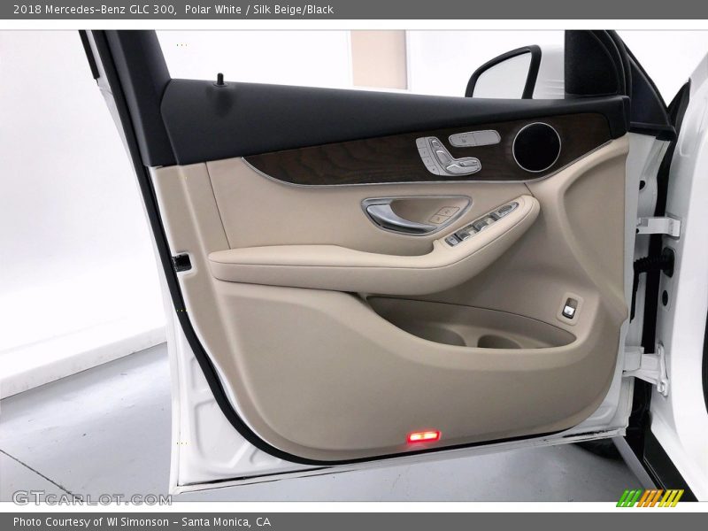 Polar White / Silk Beige/Black 2018 Mercedes-Benz GLC 300