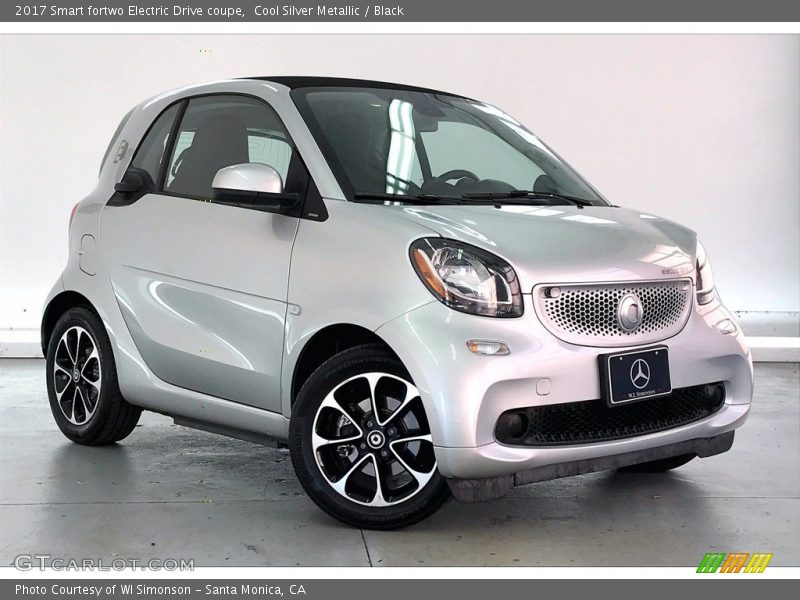 Front 3/4 View of 2017 fortwo Electric Drive coupe