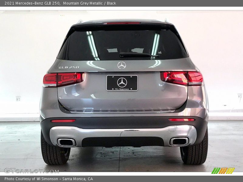 Mountain Grey Metallic / Black 2021 Mercedes-Benz GLB 250