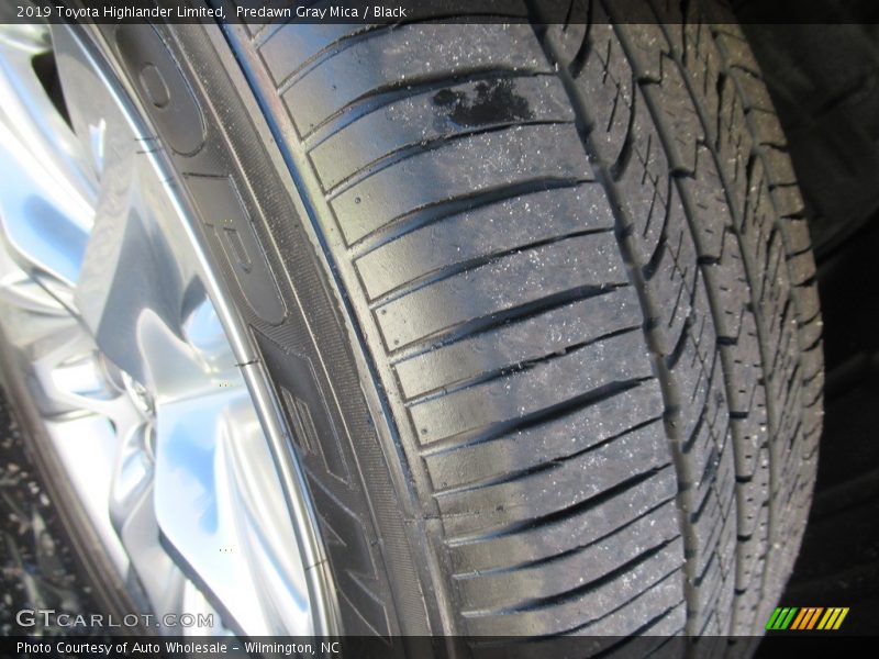 Predawn Gray Mica / Black 2019 Toyota Highlander Limited