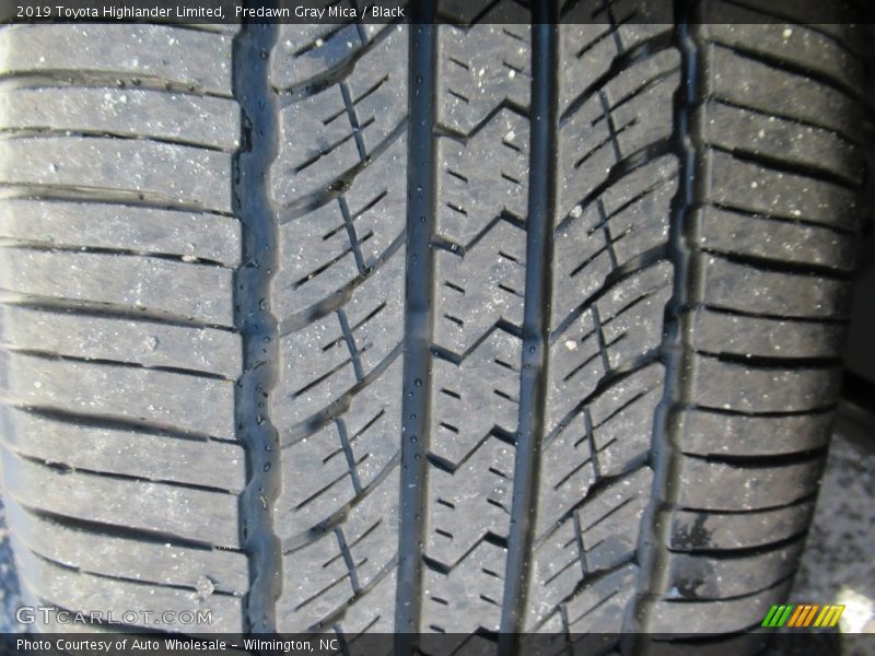 Predawn Gray Mica / Black 2019 Toyota Highlander Limited