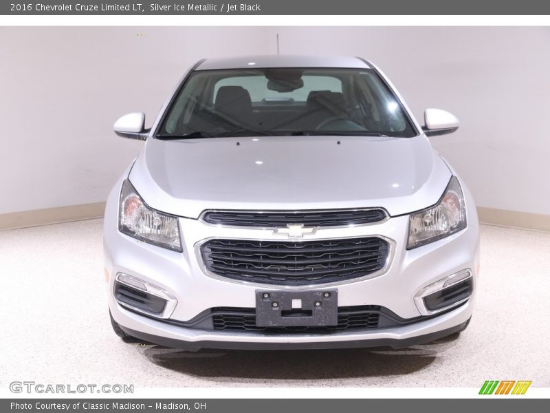 Silver Ice Metallic / Jet Black 2016 Chevrolet Cruze Limited LT