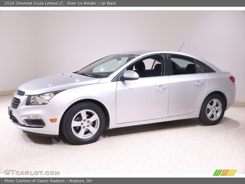 Silver Ice Metallic / Jet Black 2016 Chevrolet Cruze Limited LT
