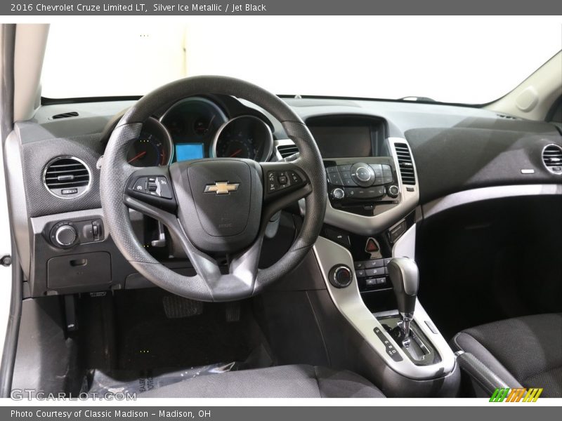 Silver Ice Metallic / Jet Black 2016 Chevrolet Cruze Limited LT