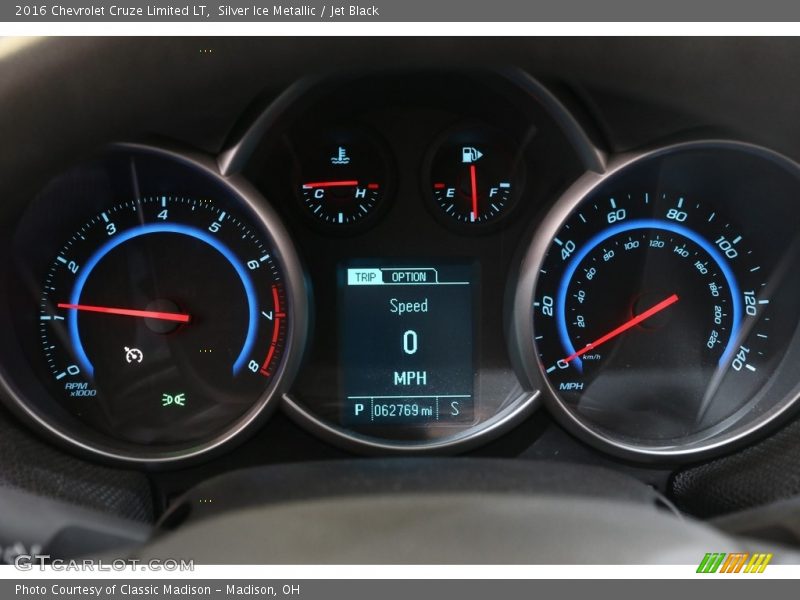 Silver Ice Metallic / Jet Black 2016 Chevrolet Cruze Limited LT