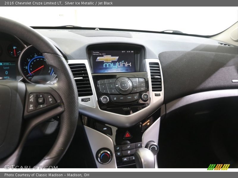 Silver Ice Metallic / Jet Black 2016 Chevrolet Cruze Limited LT