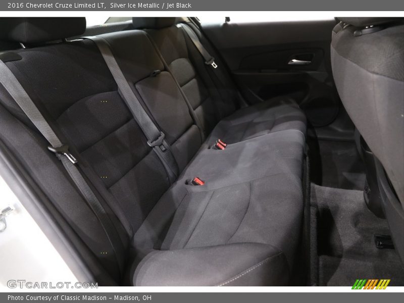 Silver Ice Metallic / Jet Black 2016 Chevrolet Cruze Limited LT