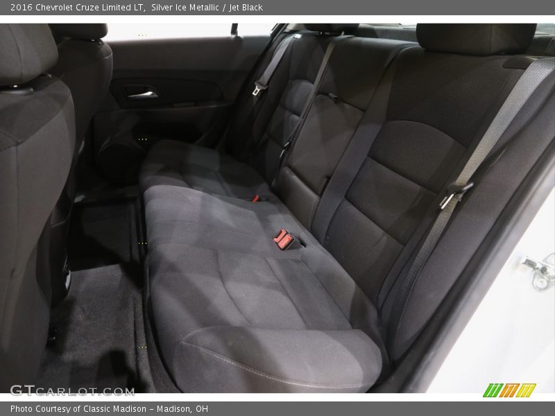 Silver Ice Metallic / Jet Black 2016 Chevrolet Cruze Limited LT
