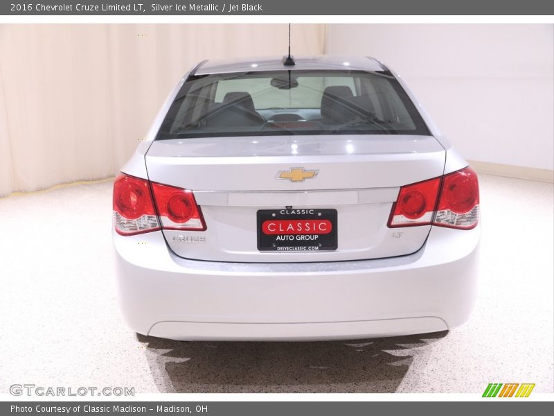 Silver Ice Metallic / Jet Black 2016 Chevrolet Cruze Limited LT