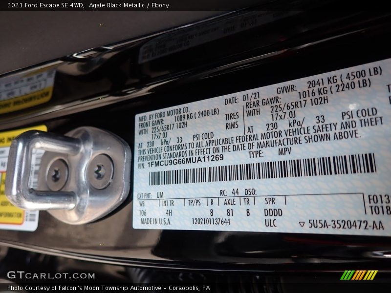 Agate Black Metallic / Ebony 2021 Ford Escape SE 4WD
