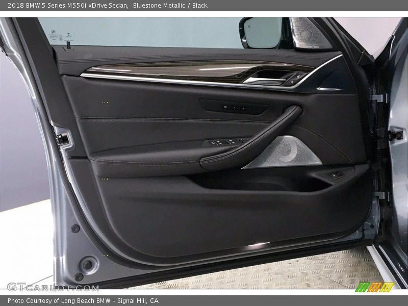 Door Panel of 2018 5 Series M550i xDrive Sedan