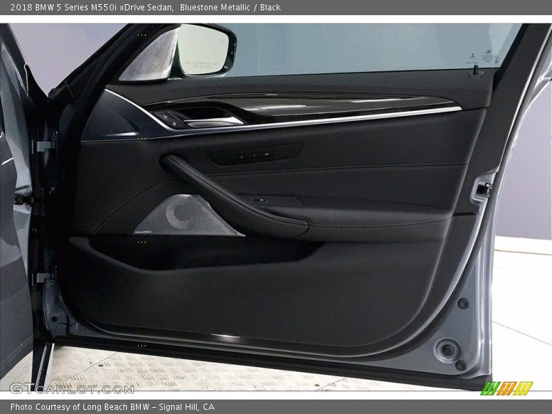 Door Panel of 2018 5 Series M550i xDrive Sedan