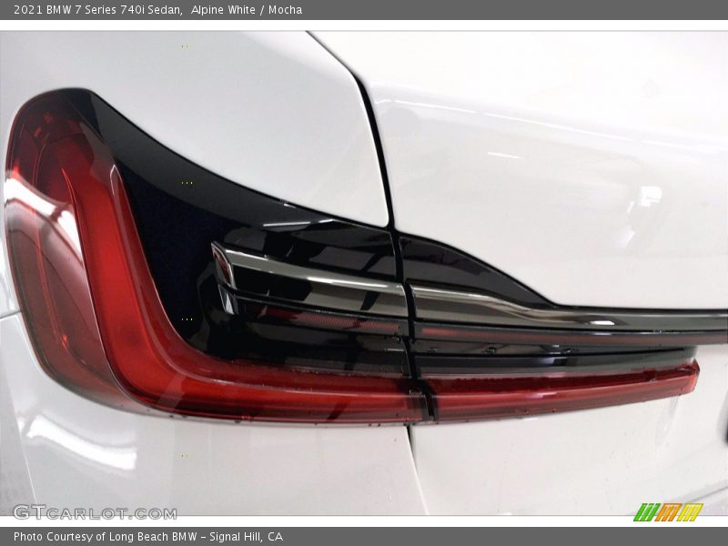 Alpine White / Mocha 2021 BMW 7 Series 740i Sedan