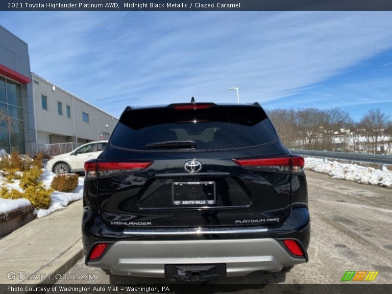 Midnight Black Metallic / Glazed Caramel 2021 Toyota Highlander Platinum AWD