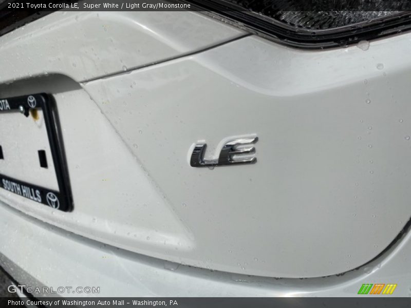 Super White / Light Gray/Moonstone 2021 Toyota Corolla LE
