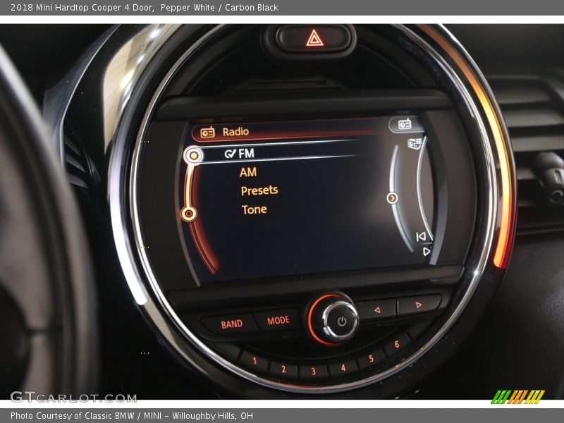 Pepper White / Carbon Black 2018 Mini Hardtop Cooper 4 Door