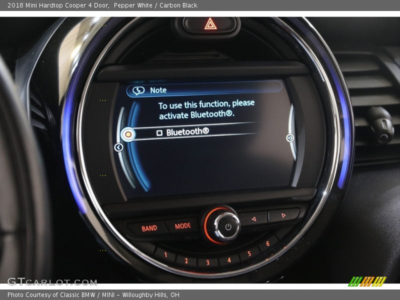 Pepper White / Carbon Black 2018 Mini Hardtop Cooper 4 Door
