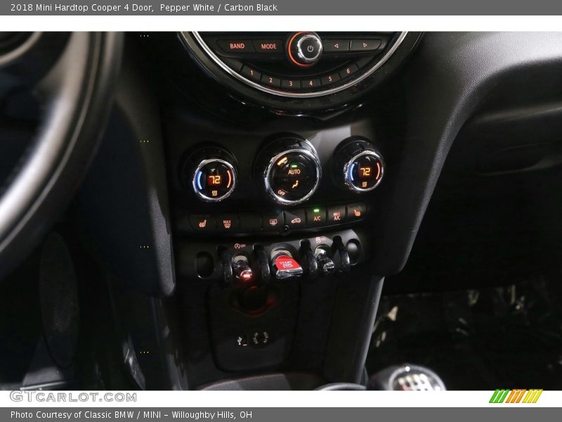 Pepper White / Carbon Black 2018 Mini Hardtop Cooper 4 Door