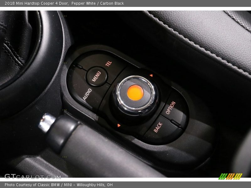 Pepper White / Carbon Black 2018 Mini Hardtop Cooper 4 Door