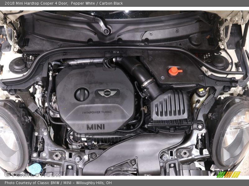 Pepper White / Carbon Black 2018 Mini Hardtop Cooper 4 Door
