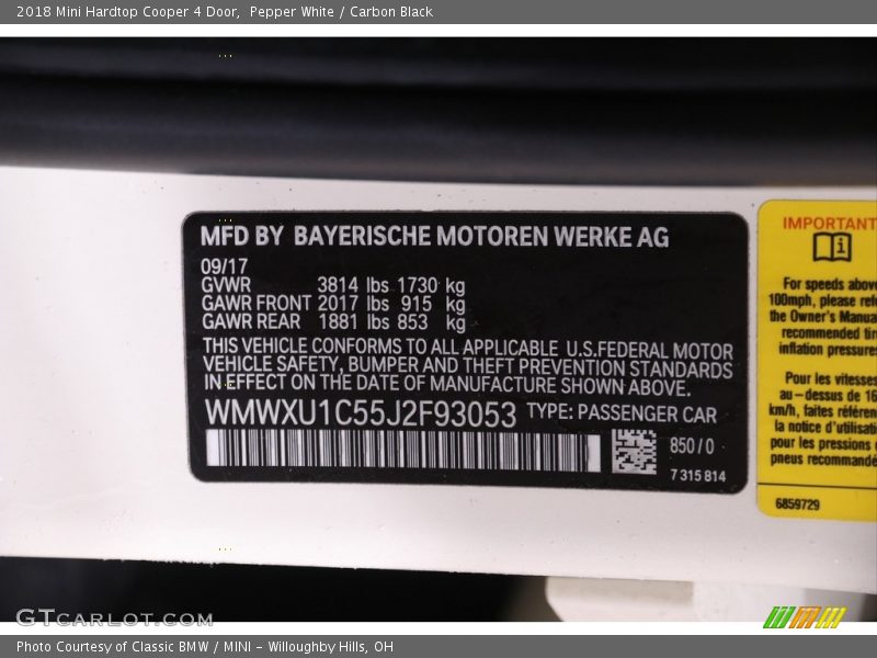 Pepper White / Carbon Black 2018 Mini Hardtop Cooper 4 Door