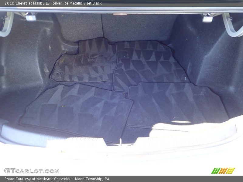 Silver Ice Metallic / Jet Black 2018 Chevrolet Malibu LS