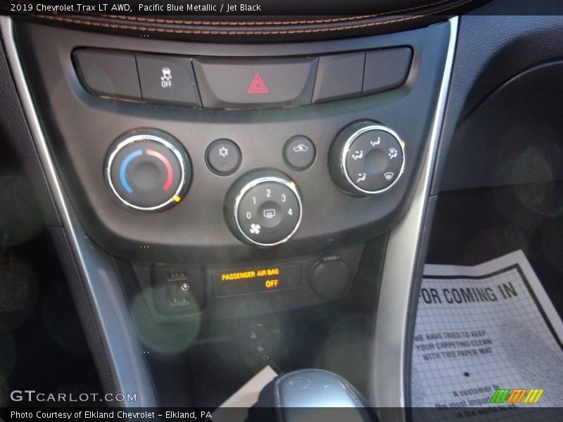 Pacific Blue Metallic / Jet Black 2019 Chevrolet Trax LT AWD