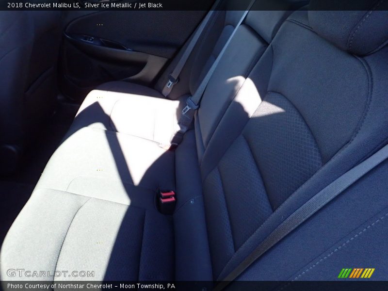 Silver Ice Metallic / Jet Black 2018 Chevrolet Malibu LS