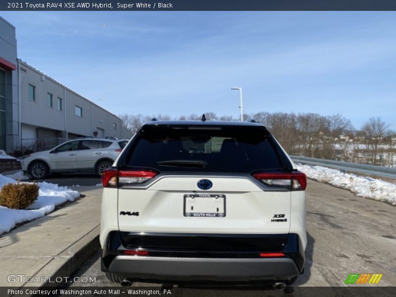 Super White / Black 2021 Toyota RAV4 XSE AWD Hybrid