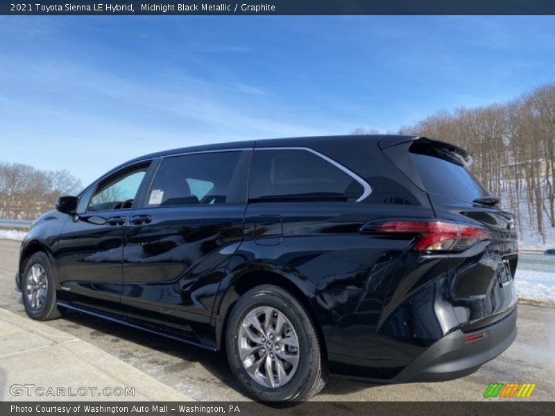 Midnight Black Metallic / Graphite 2021 Toyota Sienna LE Hybrid