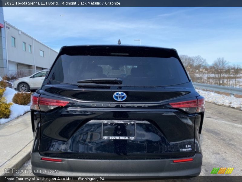 Midnight Black Metallic / Graphite 2021 Toyota Sienna LE Hybrid