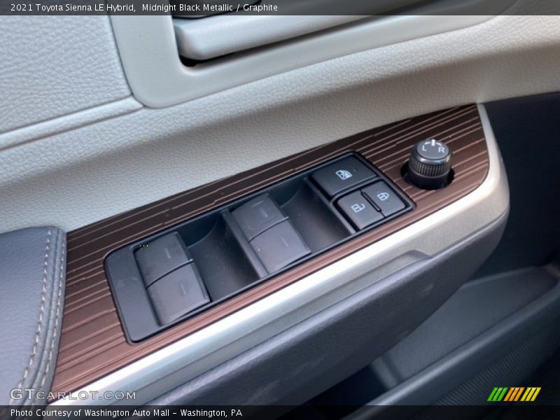 Midnight Black Metallic / Graphite 2021 Toyota Sienna LE Hybrid