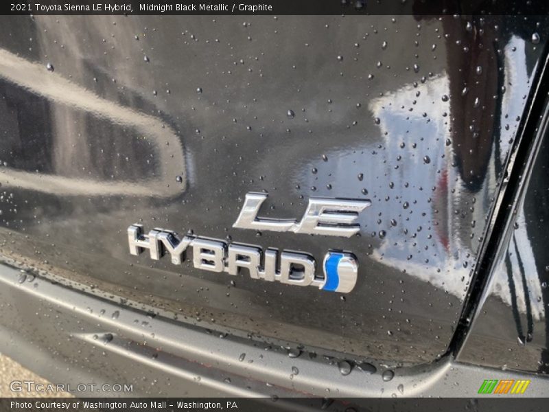 Midnight Black Metallic / Graphite 2021 Toyota Sienna LE Hybrid