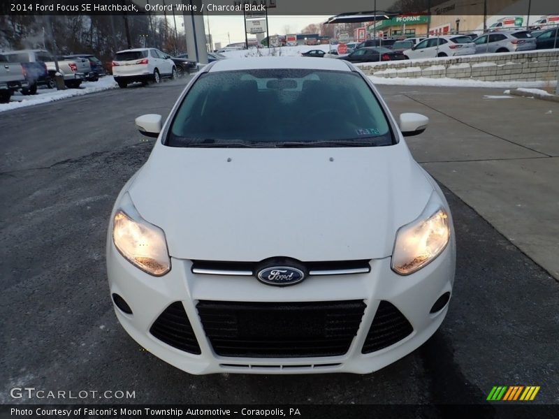 Oxford White / Charcoal Black 2014 Ford Focus SE Hatchback