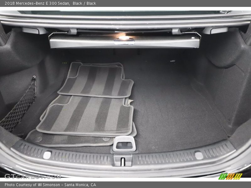  2018 E 300 Sedan Trunk