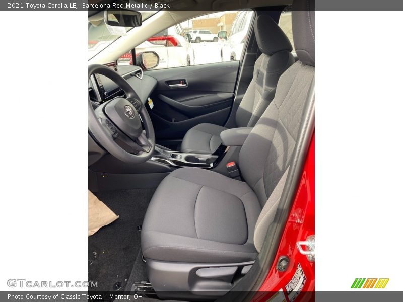 Barcelona Red Metallic / Black 2021 Toyota Corolla LE