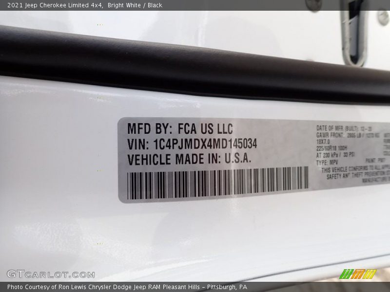 Bright White / Black 2021 Jeep Cherokee Limited 4x4